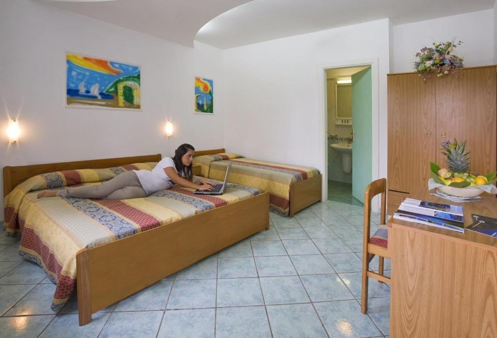 Albergo Villa Hibiscus Forio di Ischia Chambre photo